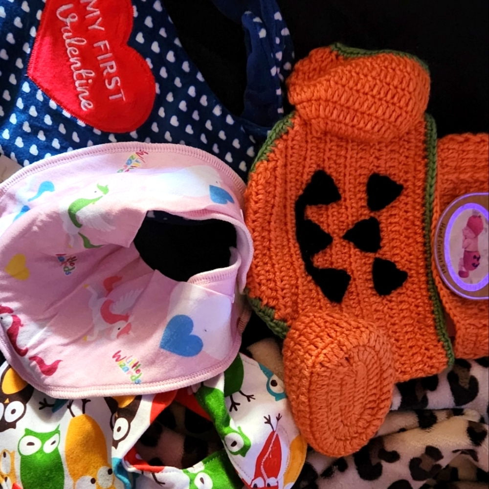 3 bibs and a Halloween photoshoot outfit